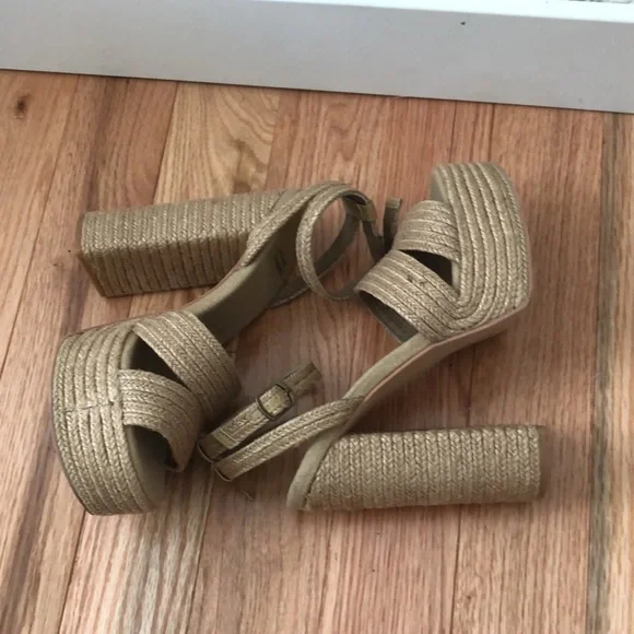 SOLD NEW Jeffrey Campbell✨Yawl Ankle Strap Platform Sandal - Picture 5 of 9